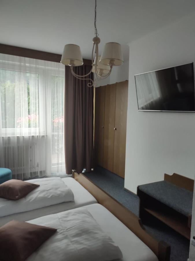 Hotel Altes Tor à Filsen Extérieur photo