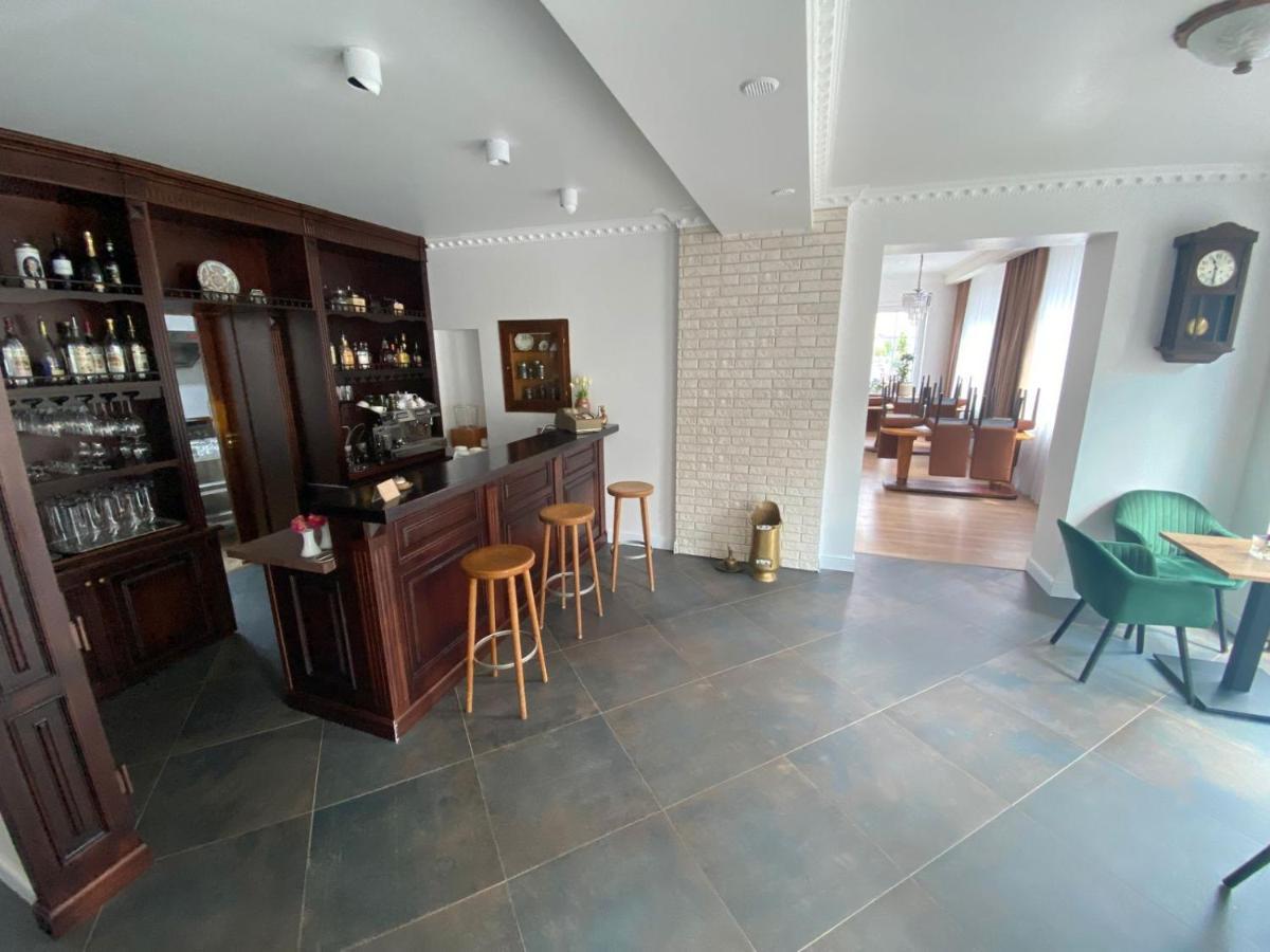 Hotel Altes Tor à Filsen Extérieur photo